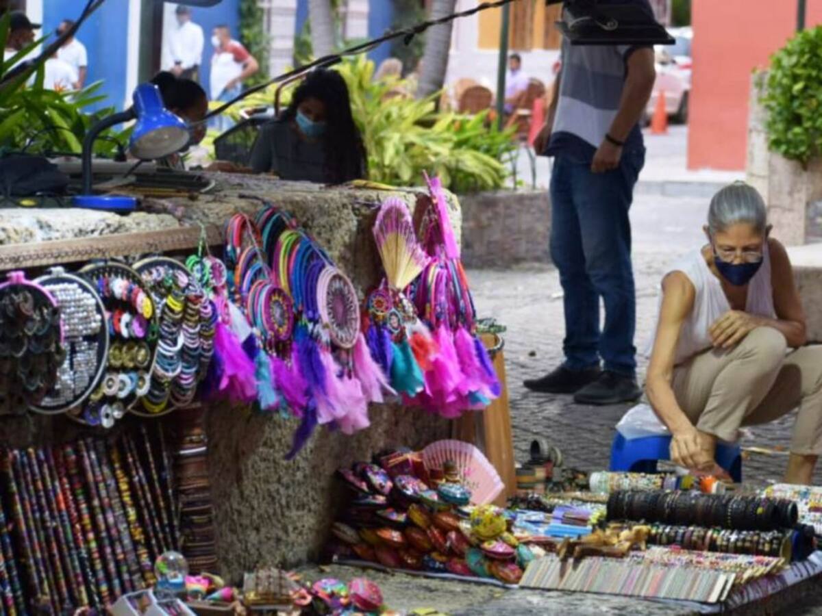 Empieza reactivación gradual de vendedores informales del Centro Histórico