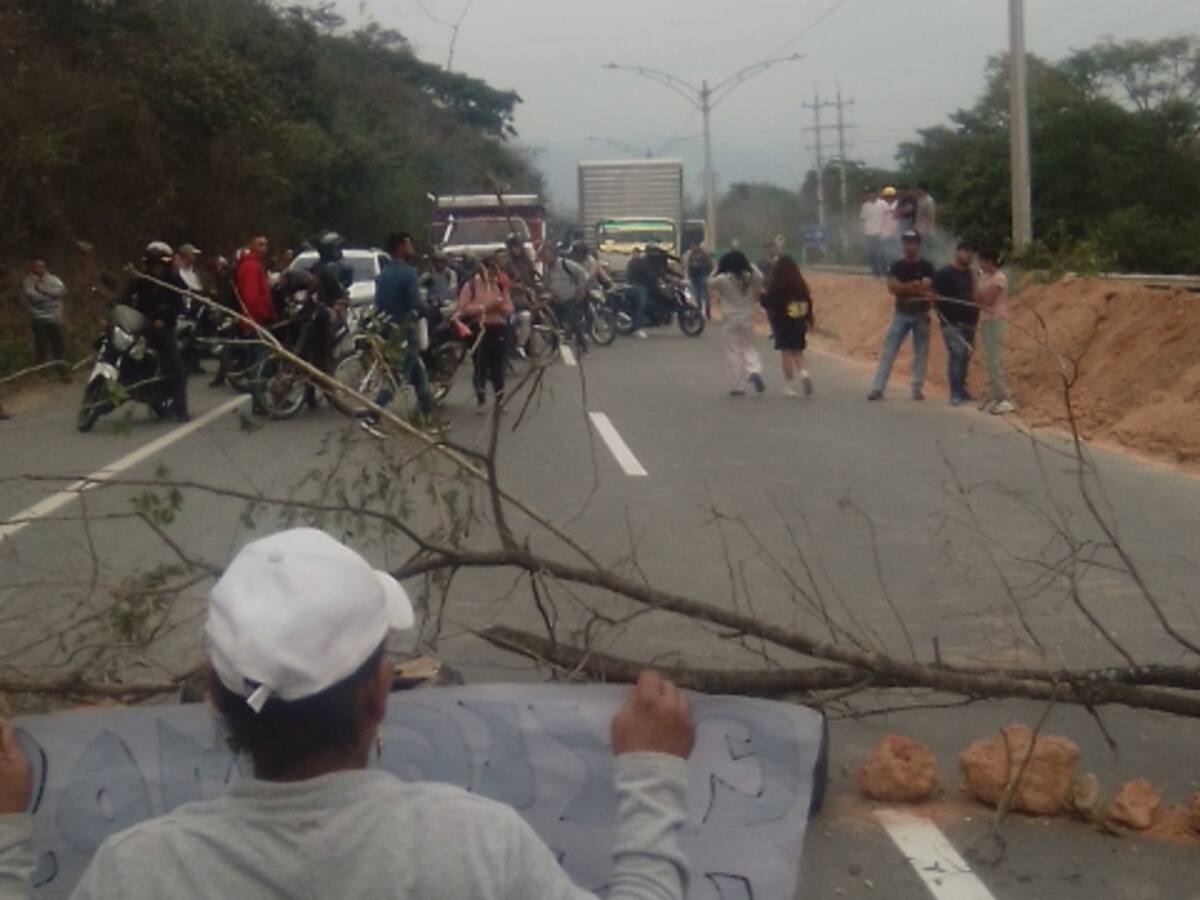 Manifestante bloquearon la vía al mar en dirección a Occidente y Medellín