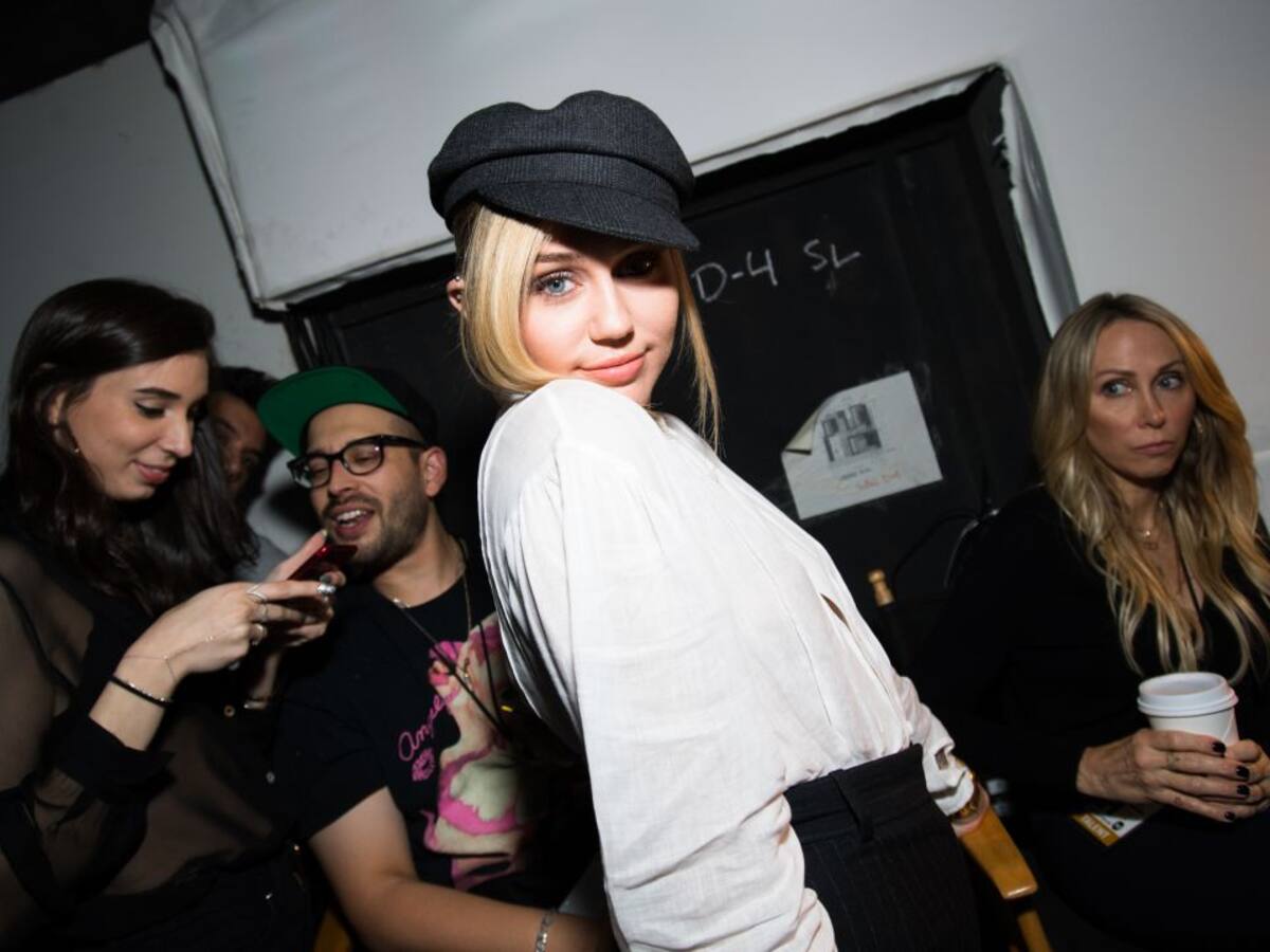 Miley Cyrus celebró su cumpleaños a pesar de perder su casa