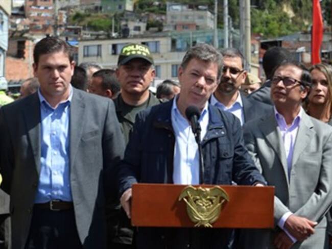 Santos anuncia revolcón en Fiscalía para combatir bandas delincuenciales