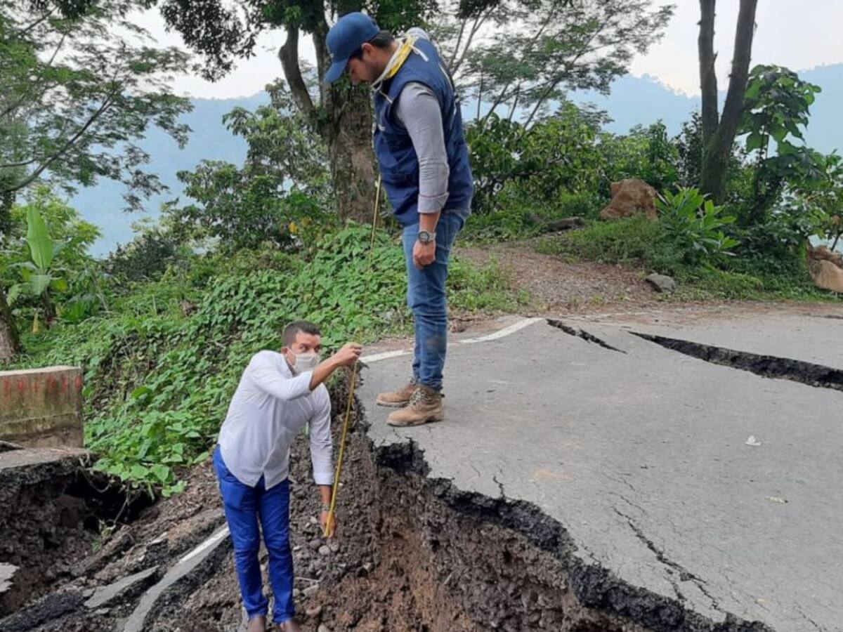 VIDEO: Pérdida total de la vía a San Vicente