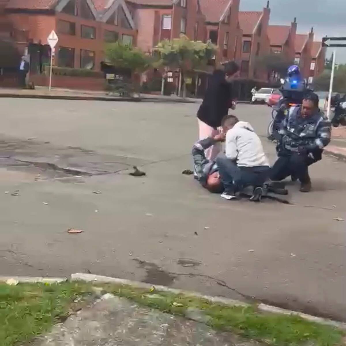 Capturan a hombre que agredió a agentes de tránsito para evitar puesto de control en Bogotá