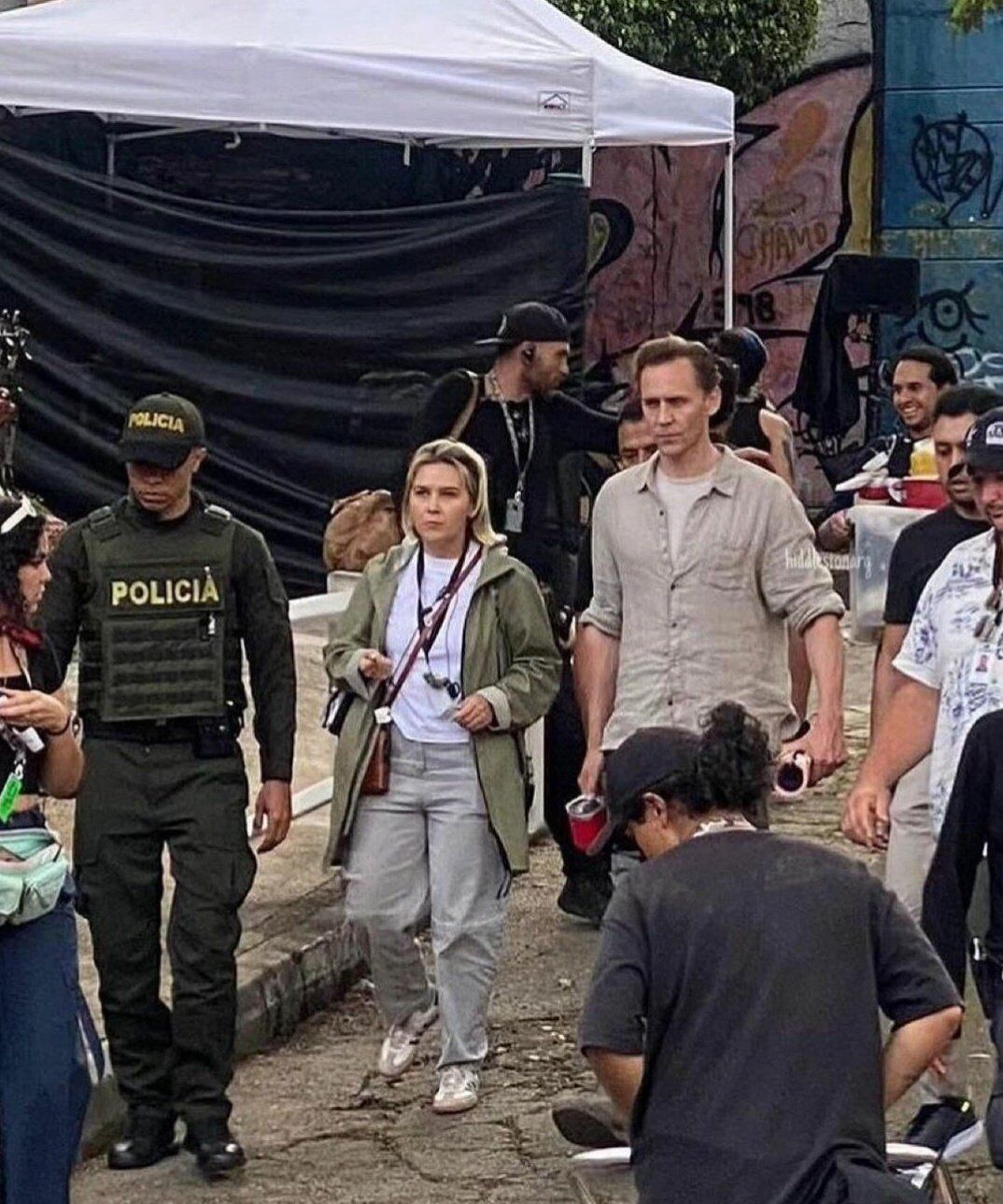 Foto de Tom Hiddleston, publicada por el periodista Pike, en redes sociales.