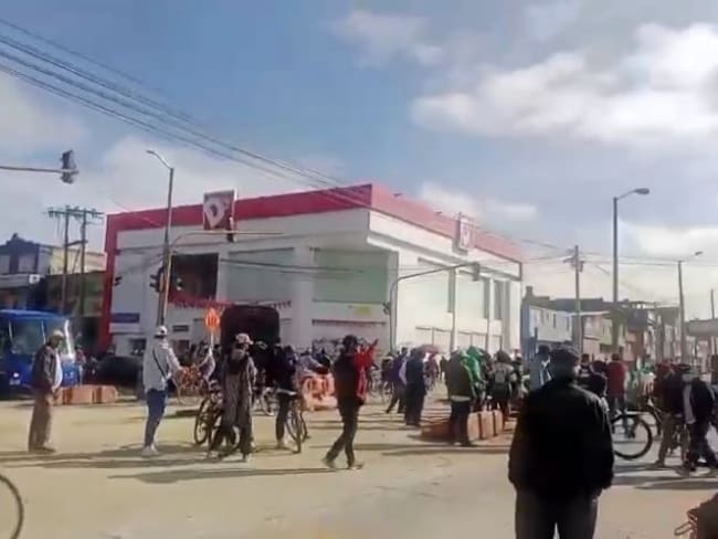 Paro de bicitaxistas en Bogotá - Caracol Radio