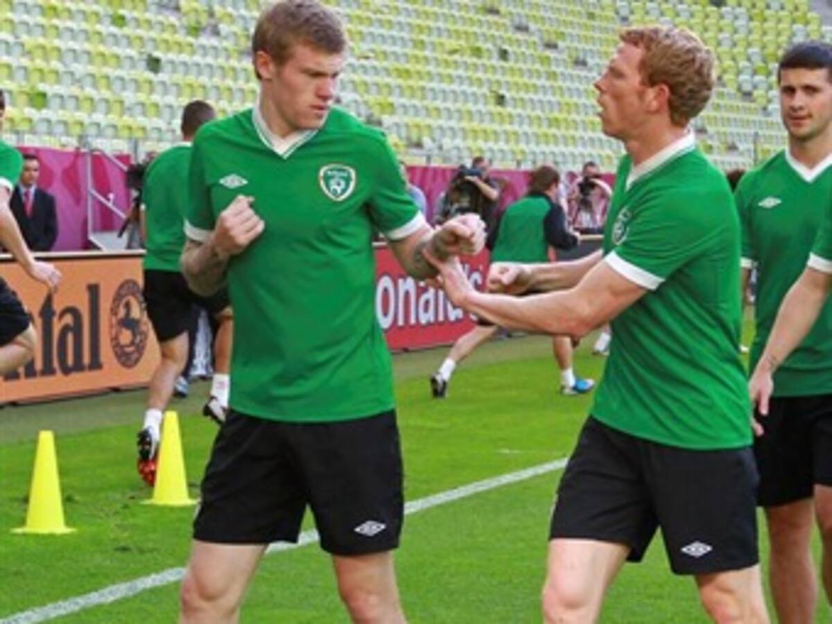 España derrota 3-0 a Irlanda