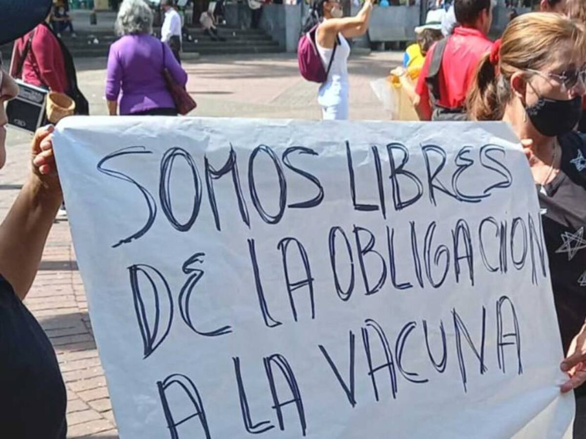 Movimientos antivacunas en Pereira rechazan exigencia del carné