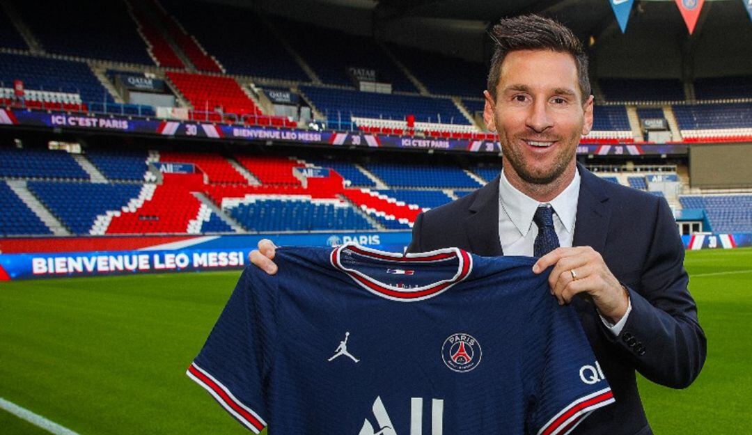 Lionel Messi con la camiseta del París Saint-Germain