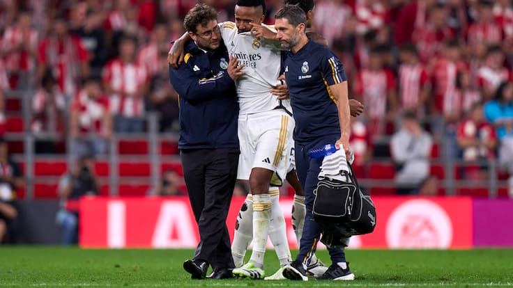 Éder Militao del Real Madrid sale lesionado en encuentro con el Athletic Club