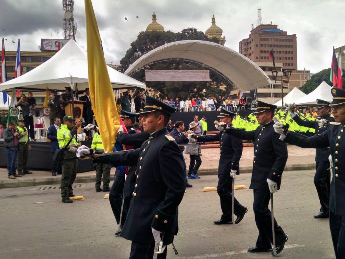 Para conmemorar el 20 de julio en el municipio se realizó un desfile militar.