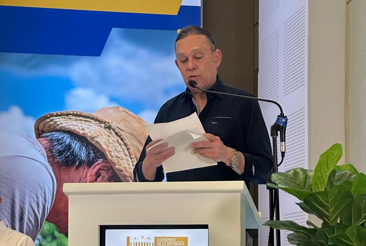 Efraín Cepeda durante el Foro Jurisdicción Agraria: Desafíos de la Reforma Rural y su Factibilidad de Implementación, en Montería.