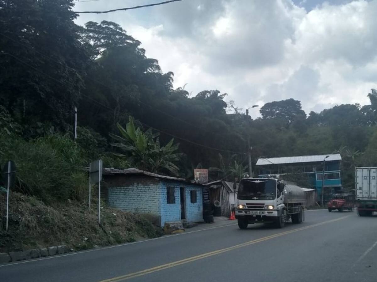 Transportadores anuncian plan tortuga para el pago de peajes