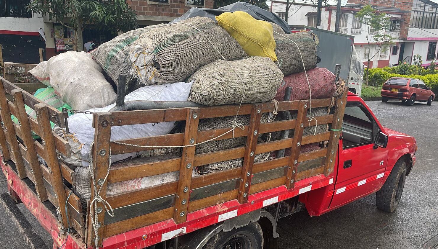 Carbón vegetal incautado - Policía Metropolitana de Pereira.