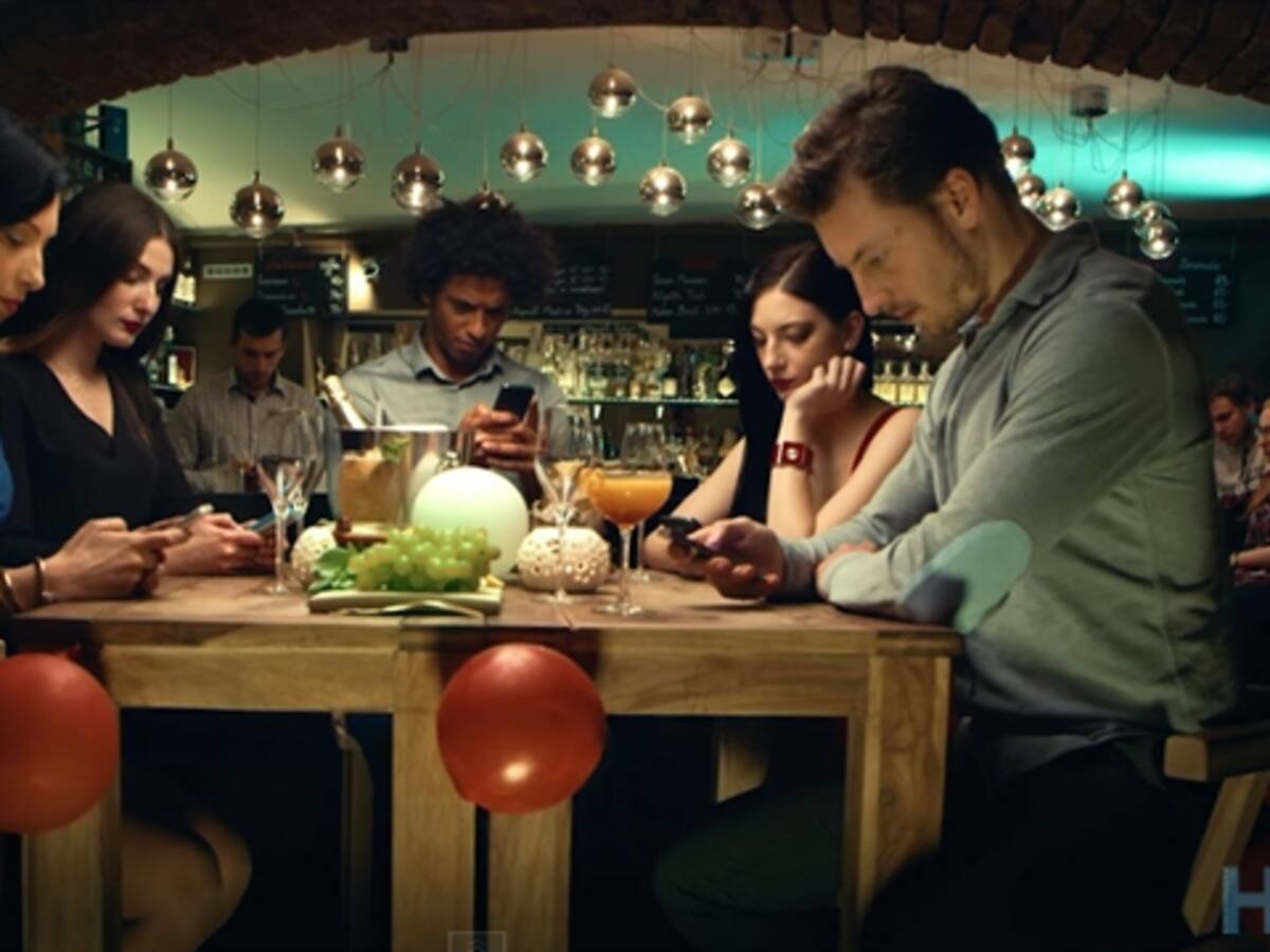 #LikeLife, la campaña que cuestiona el uso constante de las redes sociales