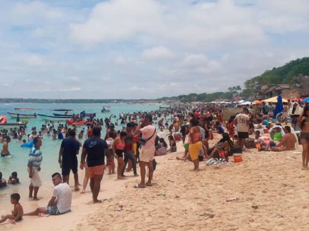 Playa Blanca: descontrol y falta de autoridad