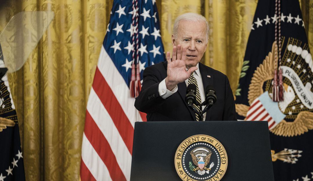 Biden eleva el tono contra Putin y lo llama "dictador asesino"