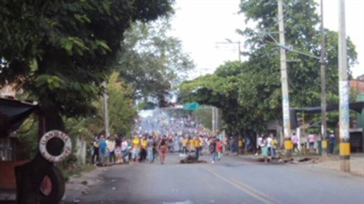 Toque de queda en Caucasia por violentos bloqueos