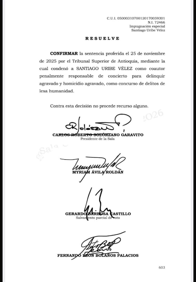 Esta es la foto de la sentencia de Santiago Uribe.