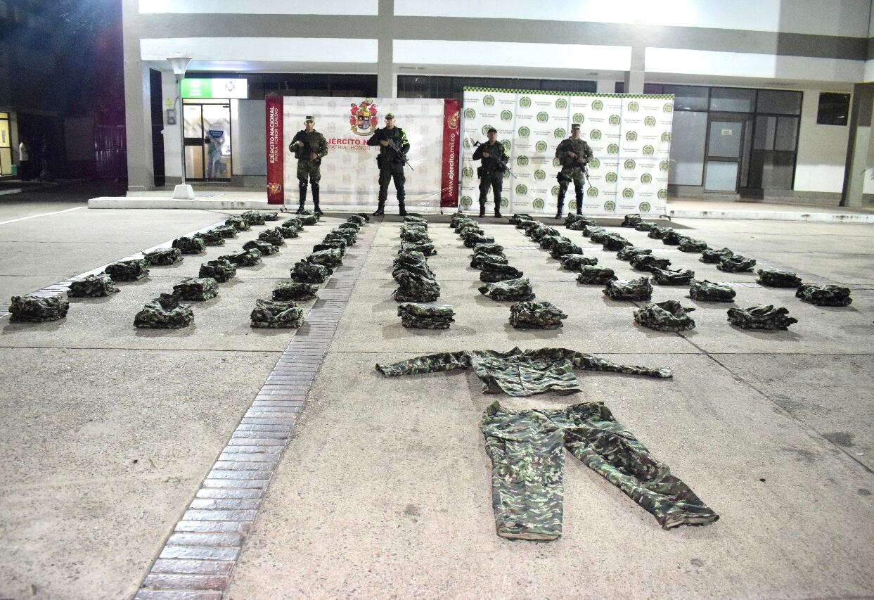 120 camuflados tipo camaleón, pavas tácticas y equipos de campaña han sido incautadas este año en el Caquetá.