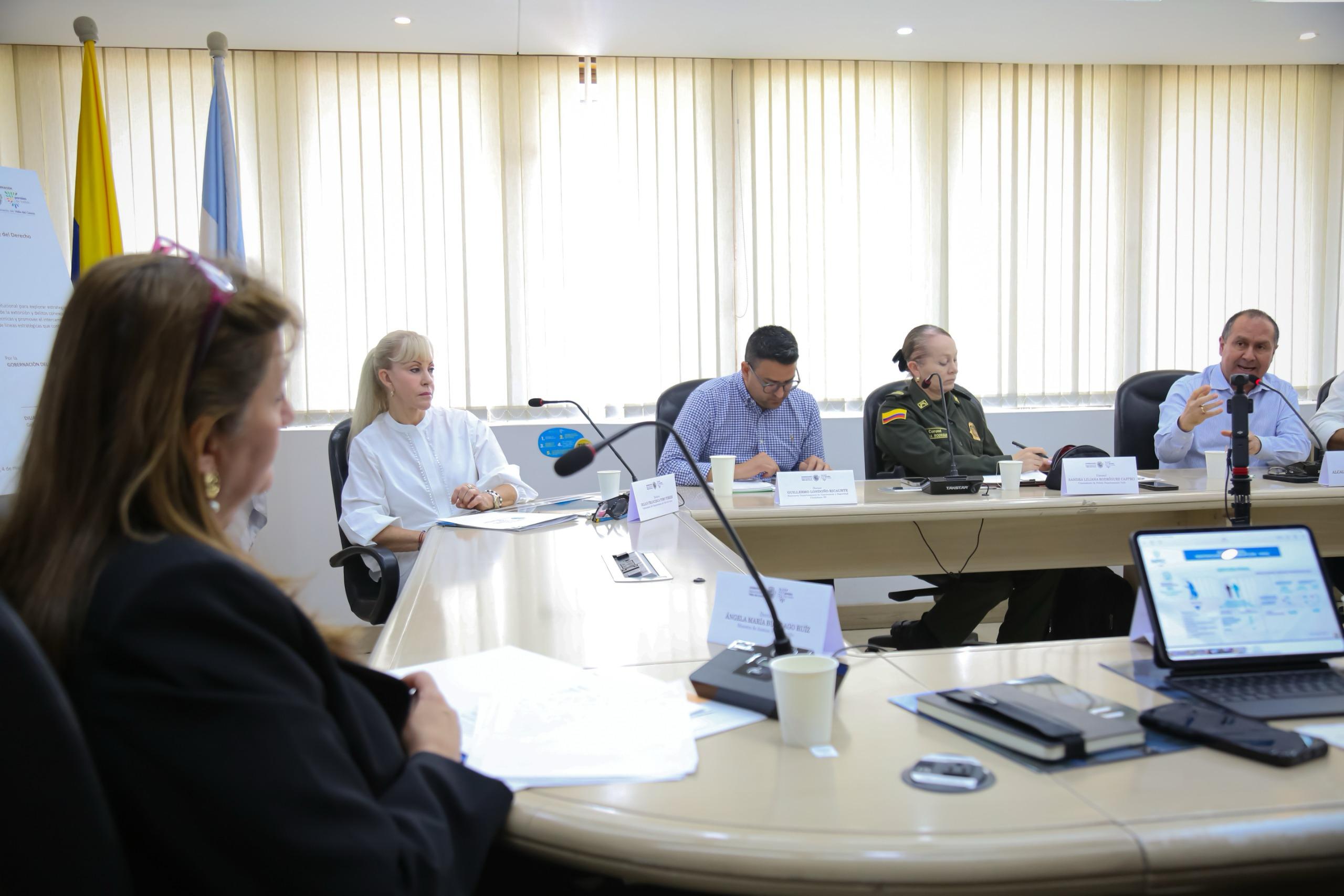 Firma en Cali un Memorando de Entendimiento y la implementación de un plan piloto contra la extorsión / Foto: gobernación del Valle