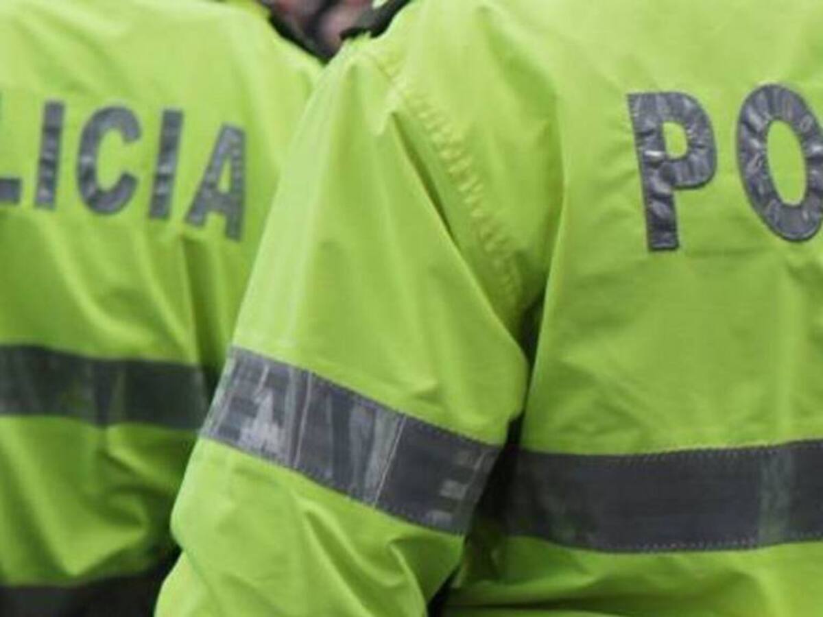 Investigan a dos policías por golpear a un hombre en Floridablanca