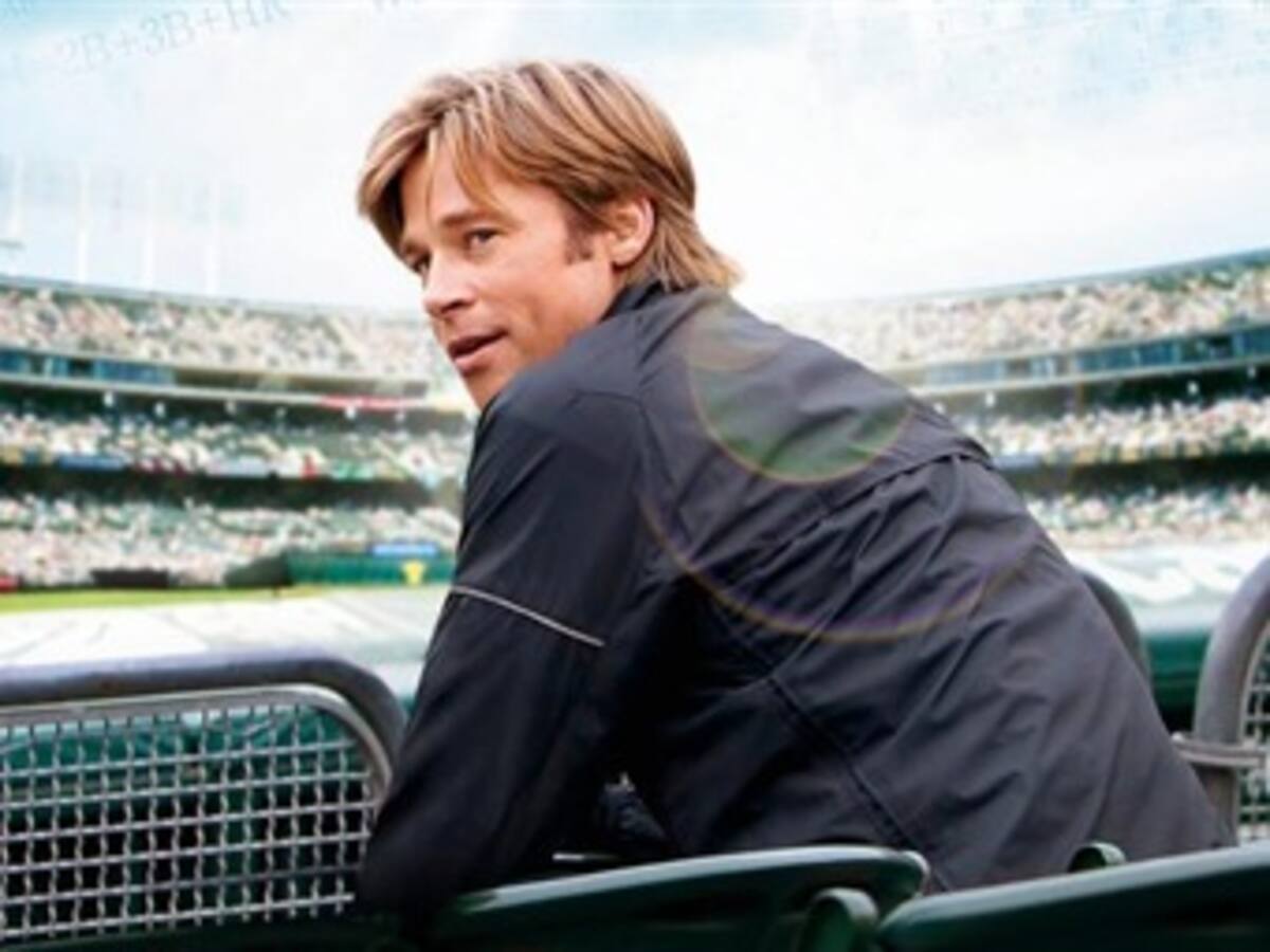 El mejor Brad Pitt levanta una tradicional historia de béisbol en 'Moneyball'