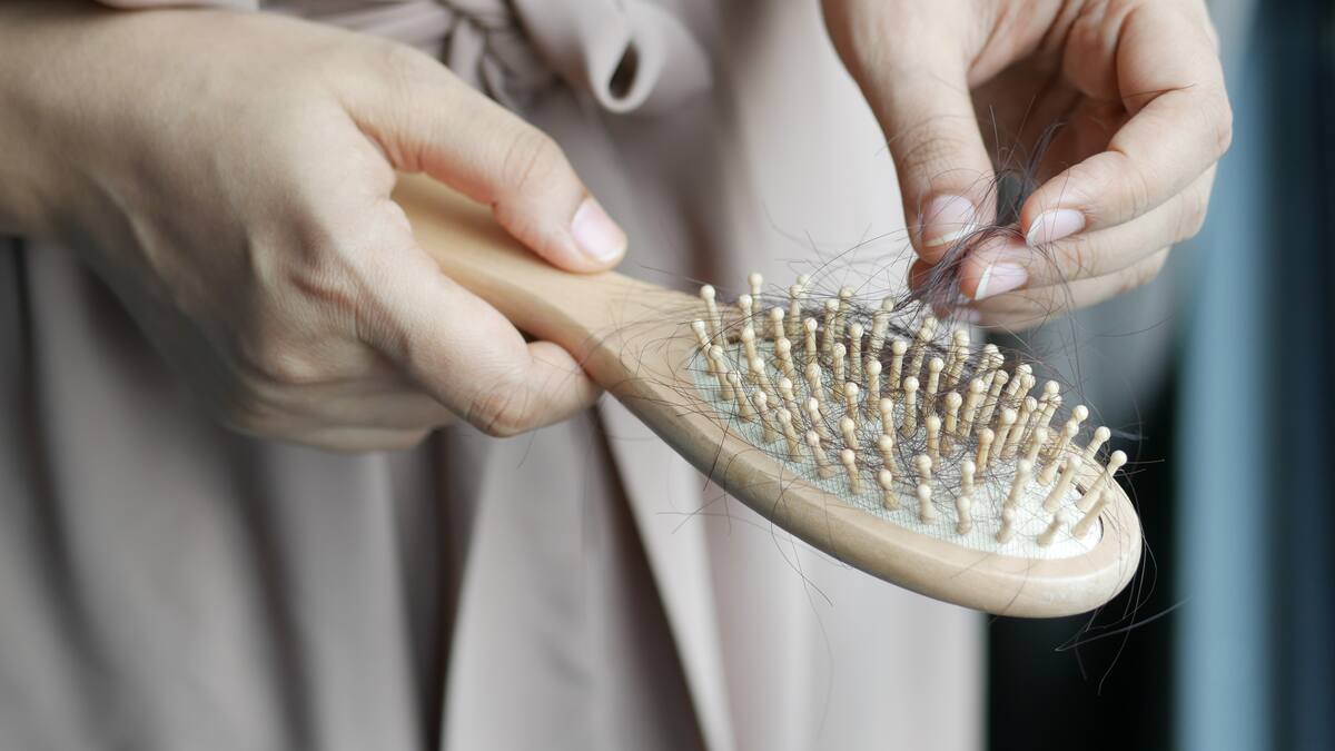 ¿Qué significa cuando se cae demasiado el cabello? Así puede saber si es por estrés