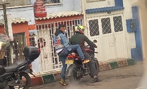 Ladrones en motocicleta roba a cobrador de préstamos 'gota a gota' en el sur de Bogotá. Foto: Denunciante.