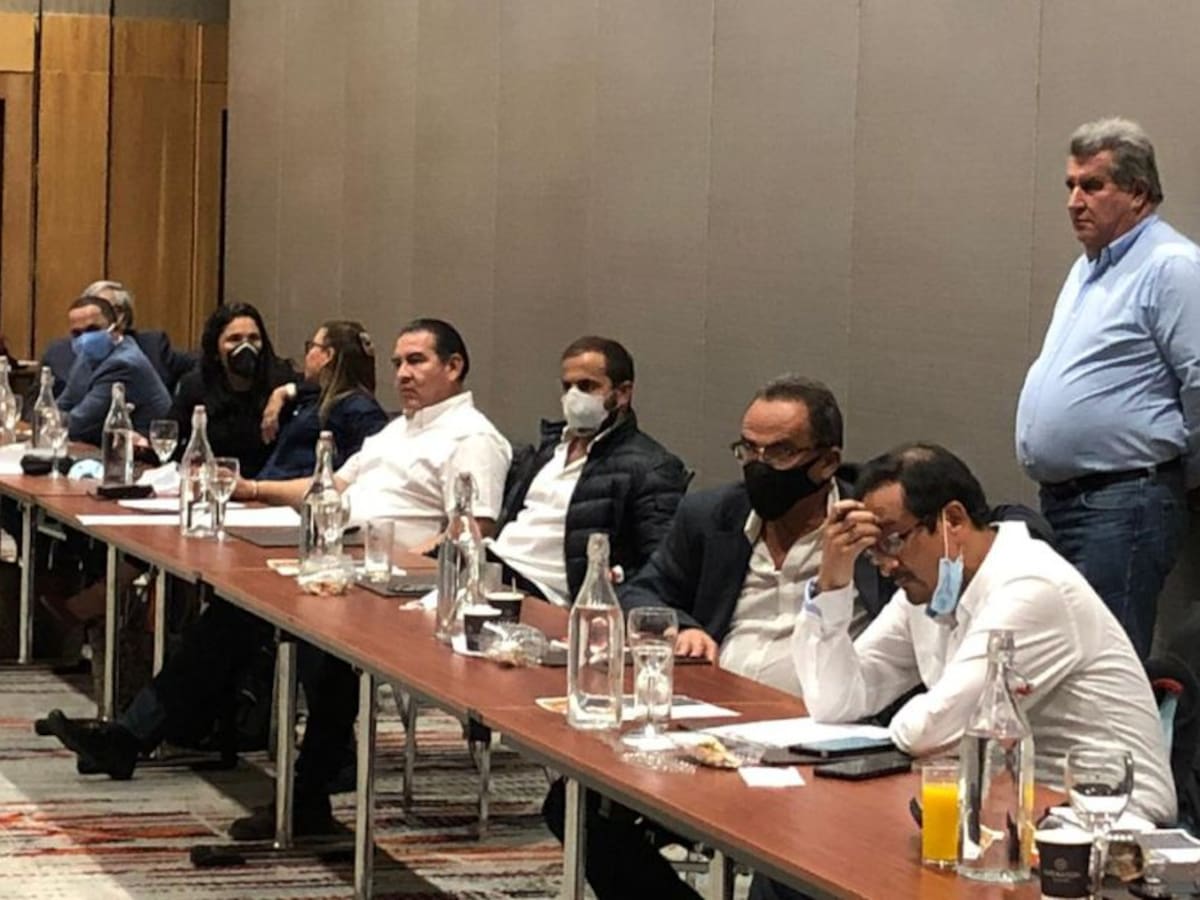 Congresistas de La U se habrían contagiado de coronavirus durante reunión