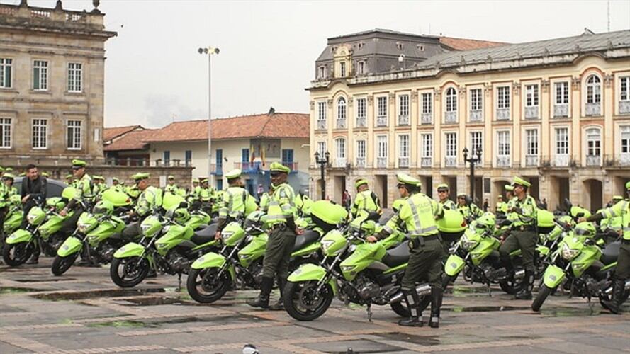 Peñalosa entrega nuevo equipamento a la policía para mejor la seguridad en Bogotá. Foto: Colprensa