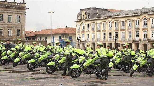 Peñalosa entrega nuevo equipamento a la policía para mejor la seguridad en Bogotá. Foto: Colprensa