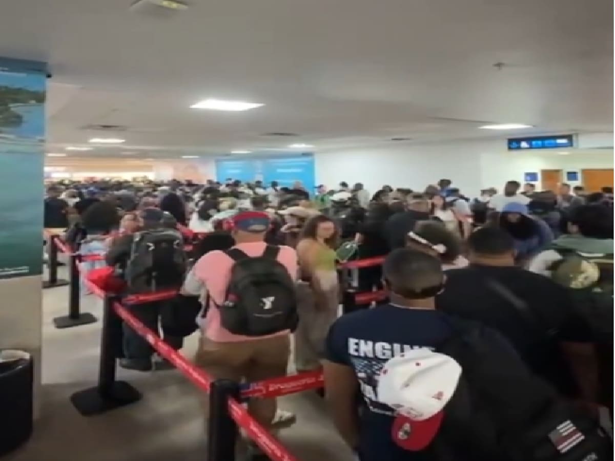 Filas, retrasos e incomodidad por alto flujo de pasajeros en aeropuerto de Cartagena