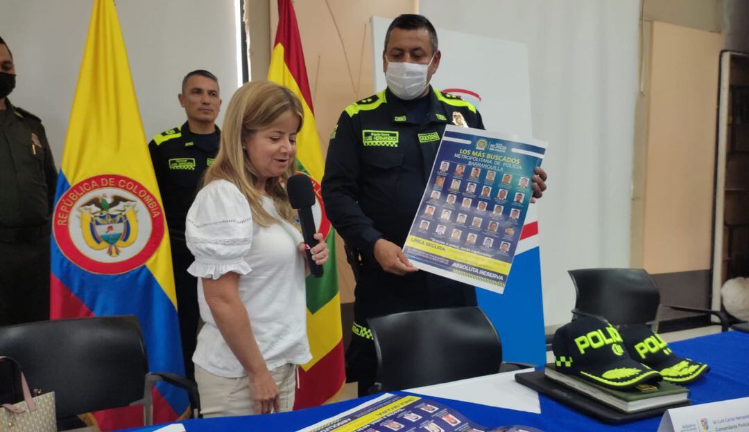 Policía Metropolitana en la presentación de los más buscados