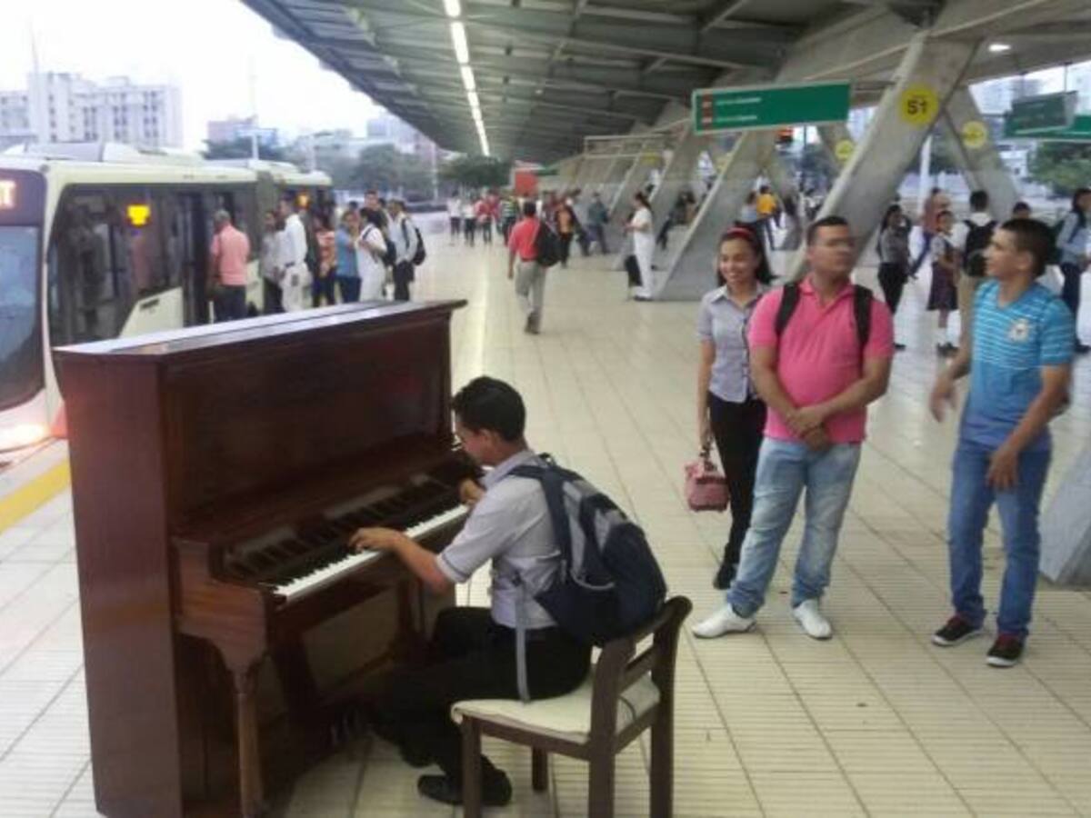 El Festival se tomó la estación de Transmetro Joe Arroyo