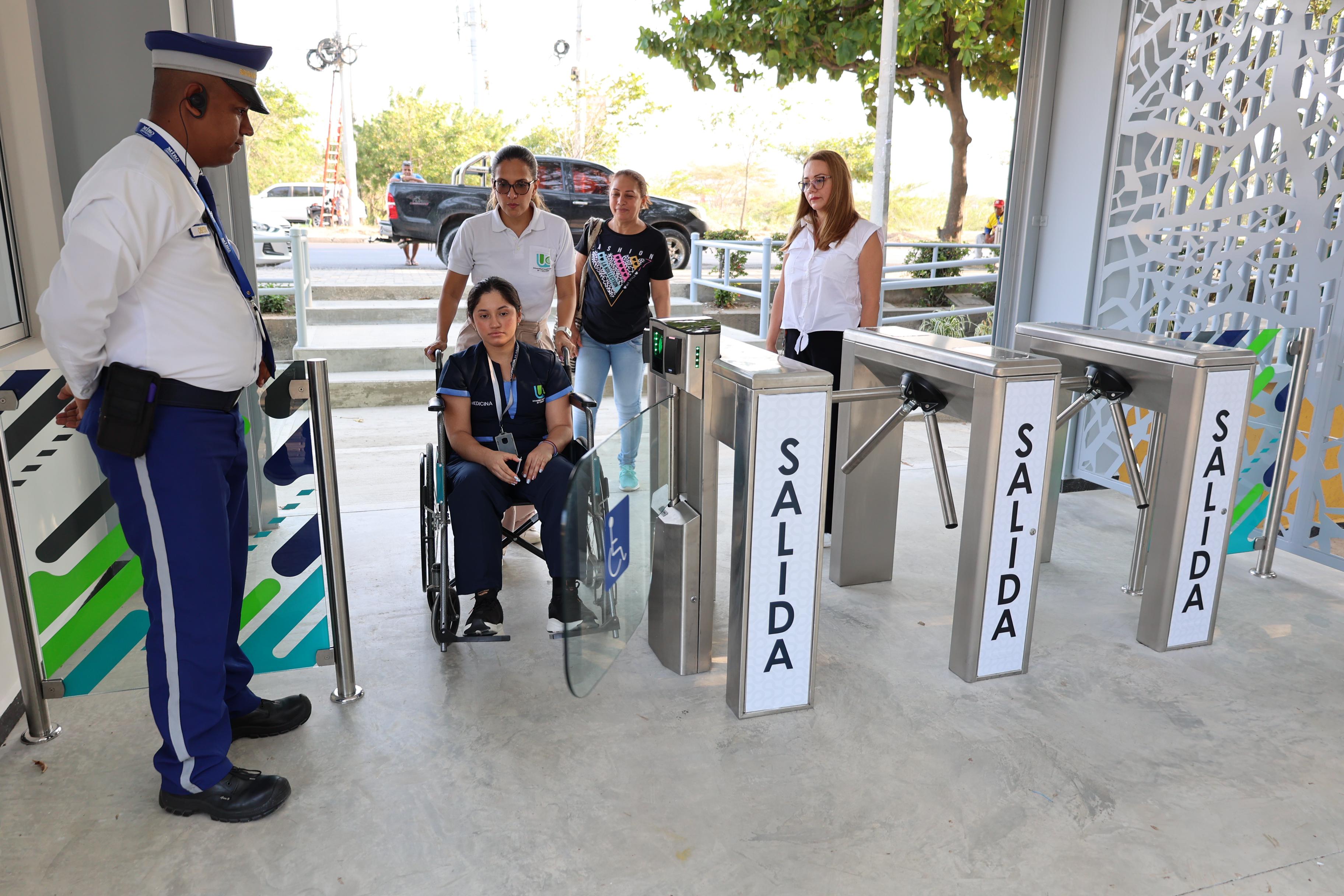 UCC inauguró portal de acceso peatonal inclusivo