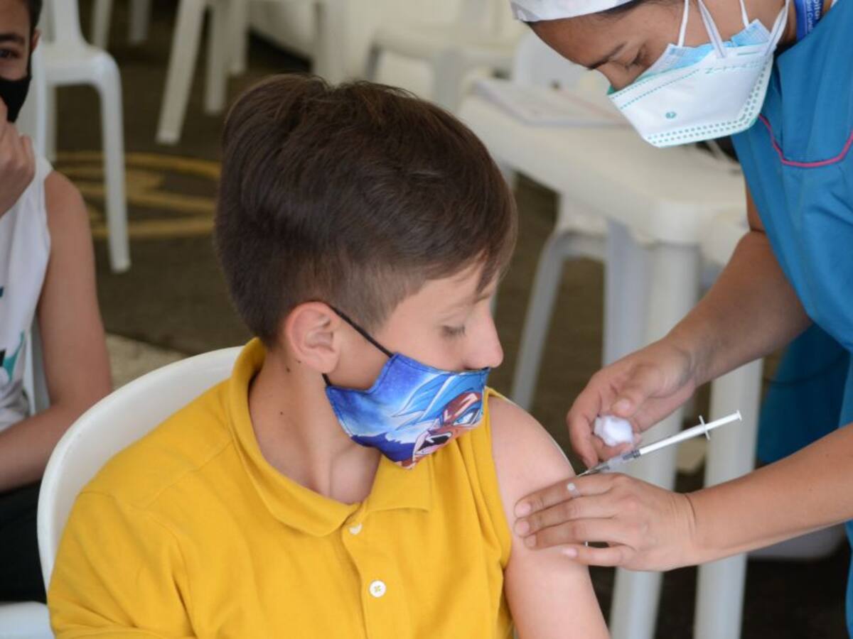 Reciba su dosis de refuerzo contra la COVID-19 este jueves en Bogotá
