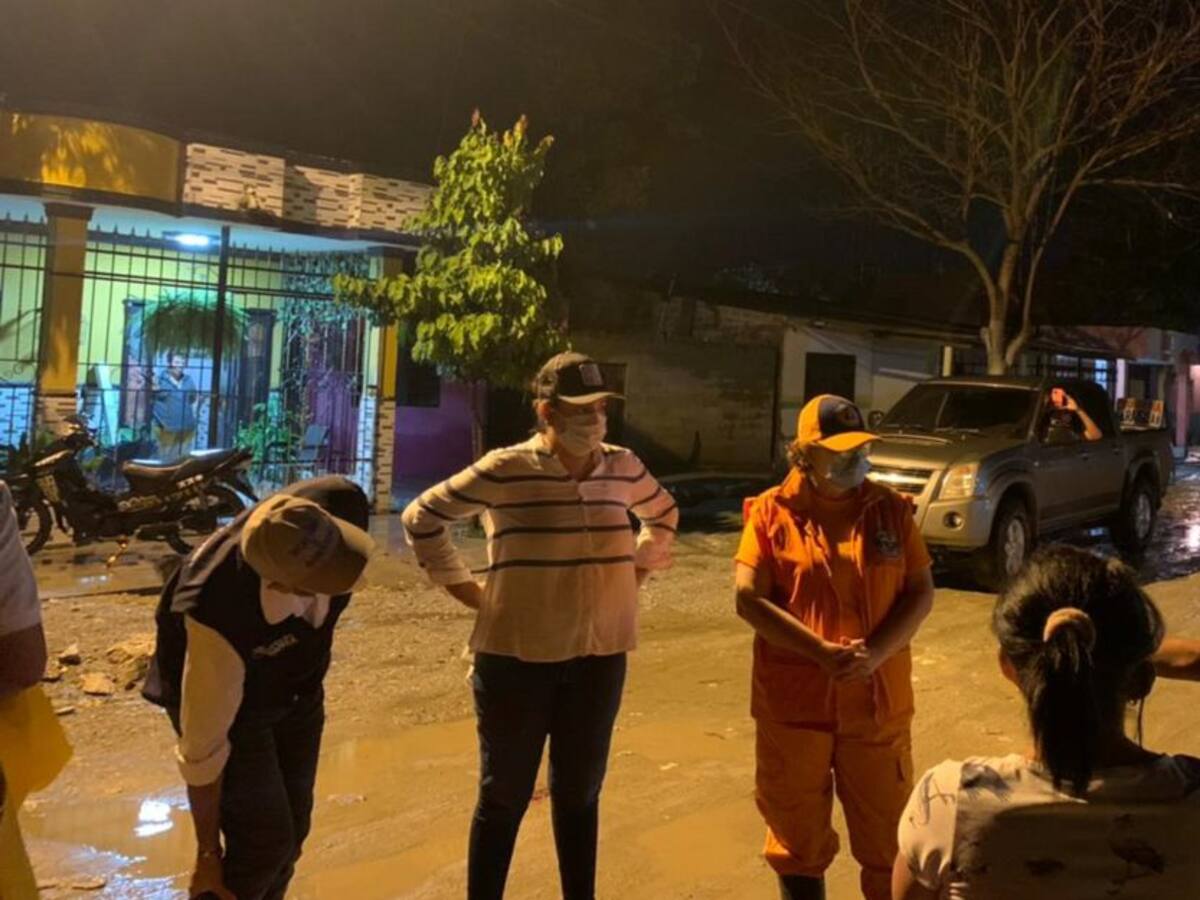 Más de 700 familias afectadas por el desbordamiento del río Sevilla
