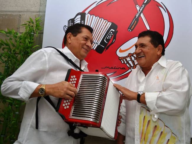 Valledupar le rinde homenaje a dos grandes, Poncho y Emiliano, los Hermanos Zuleta. Suenan los acordeones.