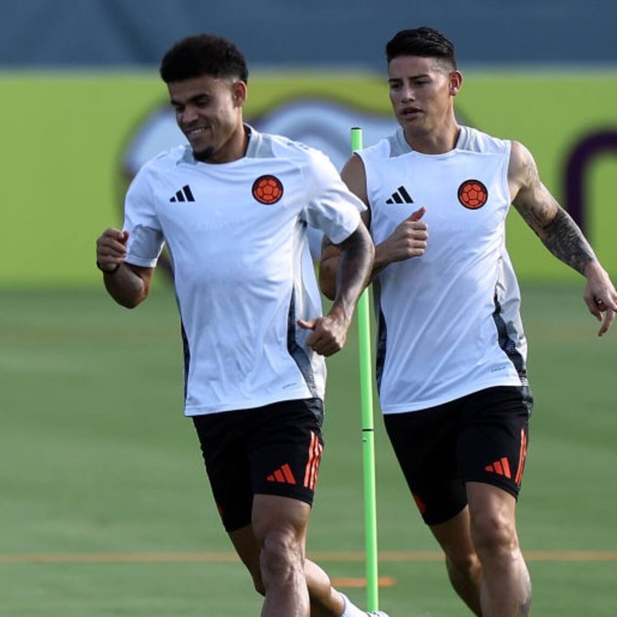 James Rodríguez y Luis Díaz, entre los 100 mejores jugadores del mundo, según The Guardian