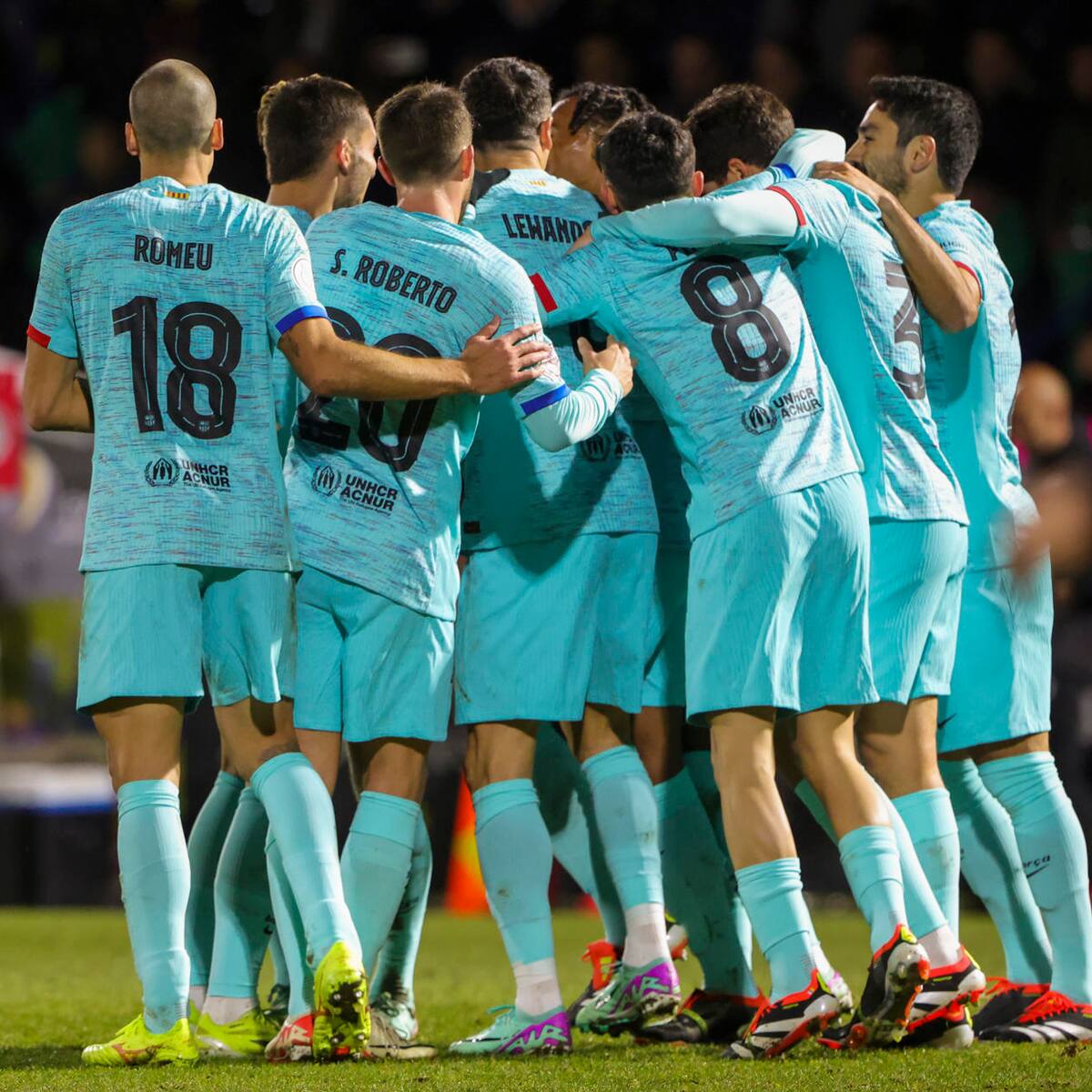 Barcelona sufre con equipo de tercera división, pero clasifica a cuartos de Copa del Rey