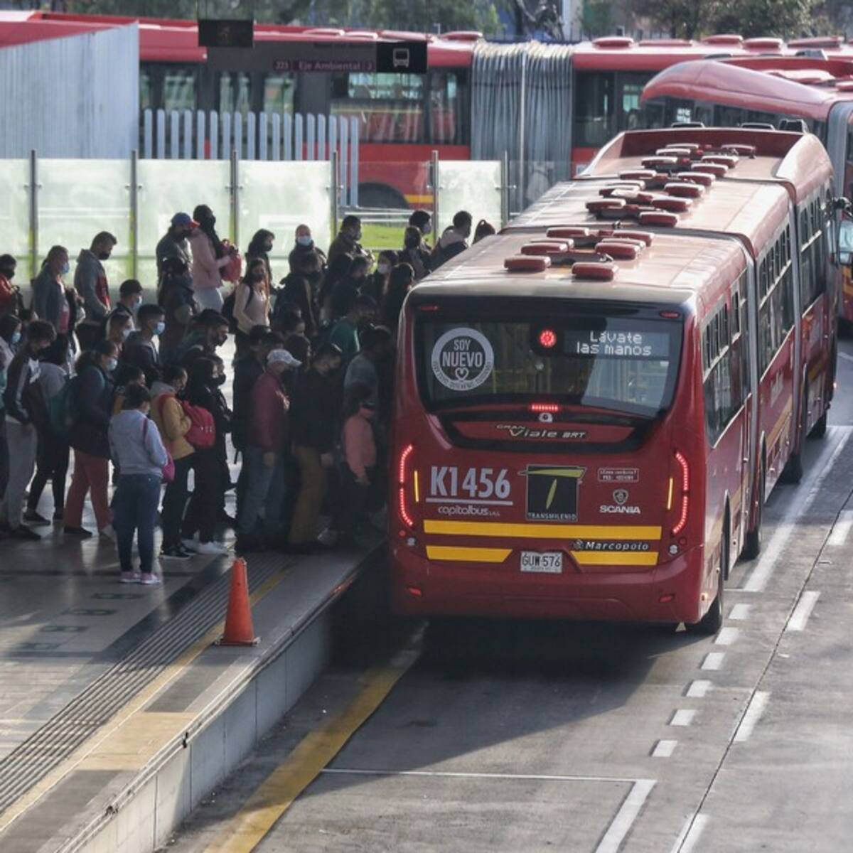 ‘Colatón’ masiva en Portal Usme: En menos de un minuto, 20 personas evadieron el pasaje