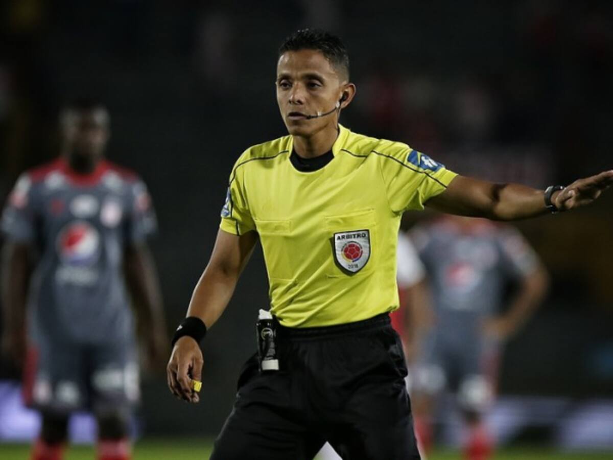 Alexánder Ospina y Bismarks Santiago, árbitros FIFA para el 2019