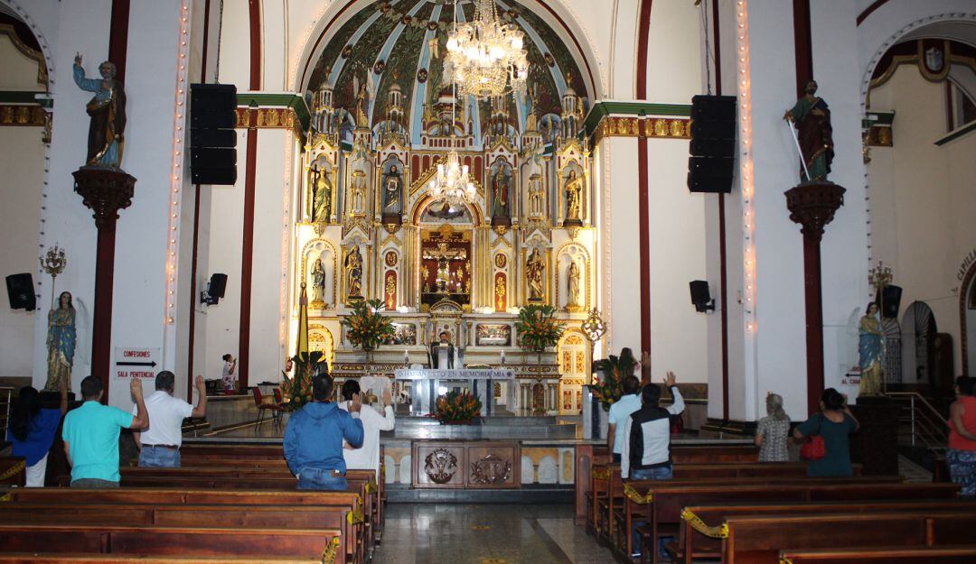 Interior Basílica del Señor de los Milagros en Guadalajara de Buga - Valle del Cauca