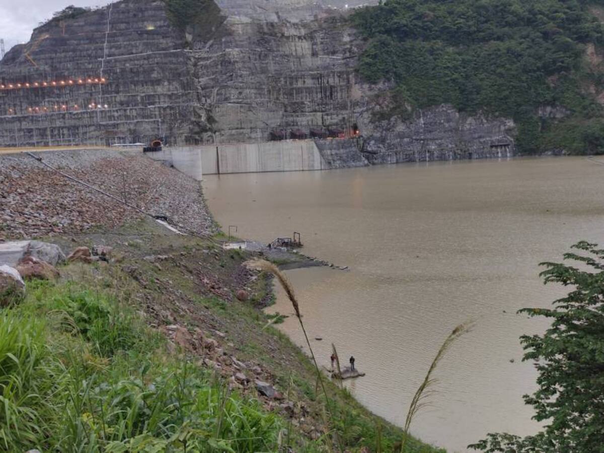 "UdeA debe asumir responsabilidad por cuerpos de Hidroituango" Ríos Vivos