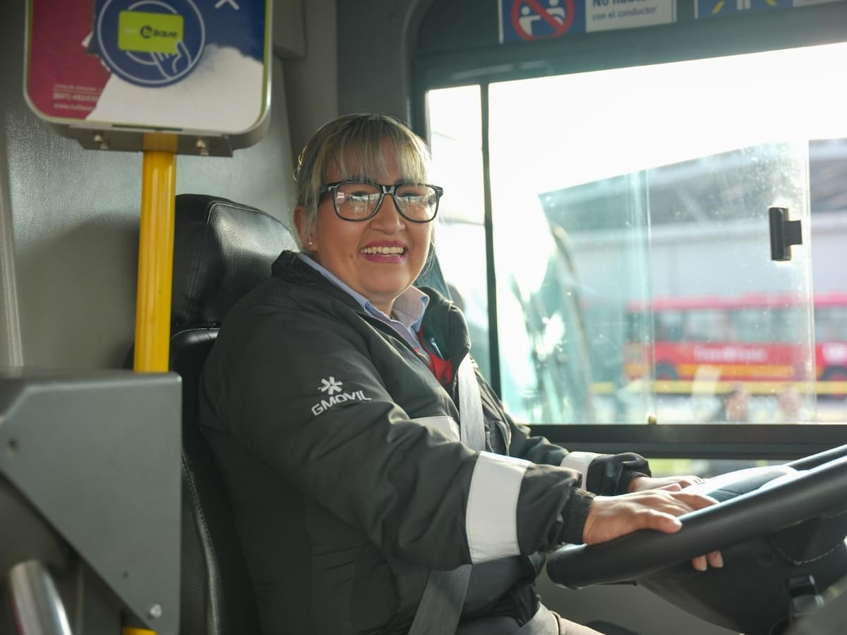 Transmilenio le apuesta a más mujeres conductoras: cien serán capacitadas y empleadas