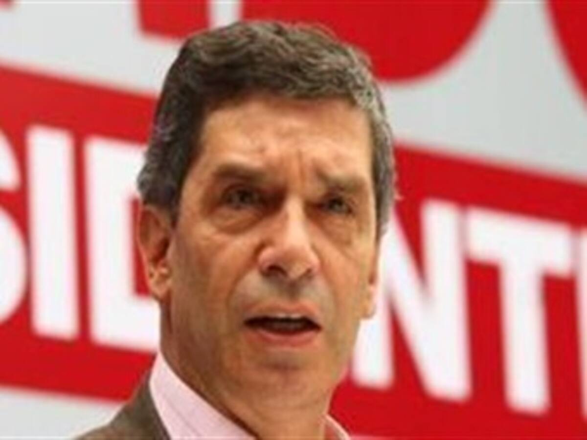Rafael Pardo solicita derecho de replica a la Comisión Nacional de Televisión