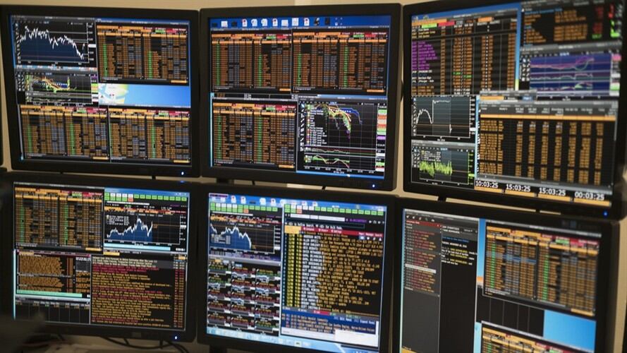 La economista española María Lorca explicó en La W que la gente está vendiendo sus acciones y comprando bonos del Gobierno.. Foto: Getty Images