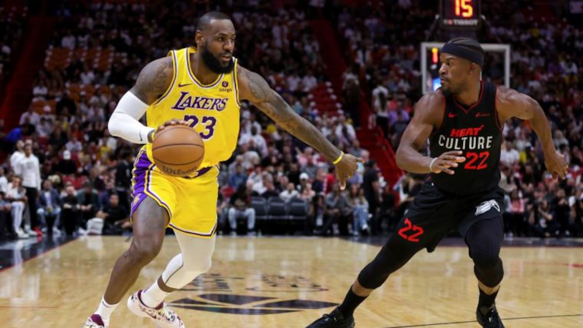 Lakers imponen su ritmo, pero los Celtics caen ante los Raptors más débiles