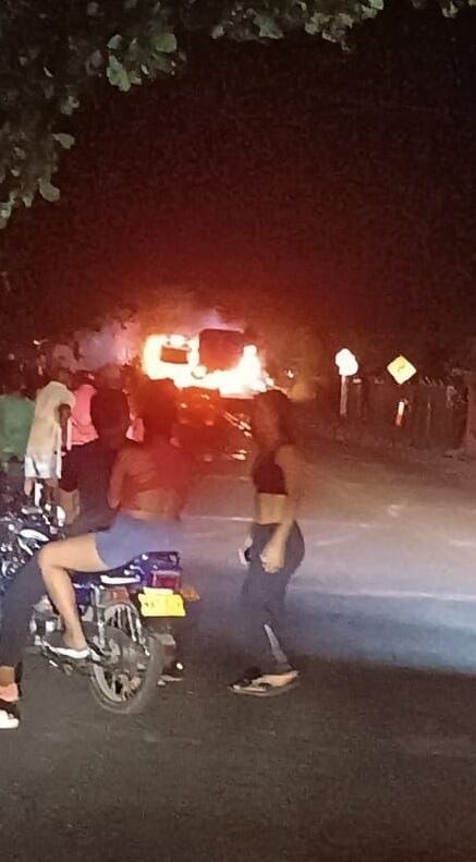 Una mujer muerta y dos policías heridos por carro bomba en Patía, Cauca