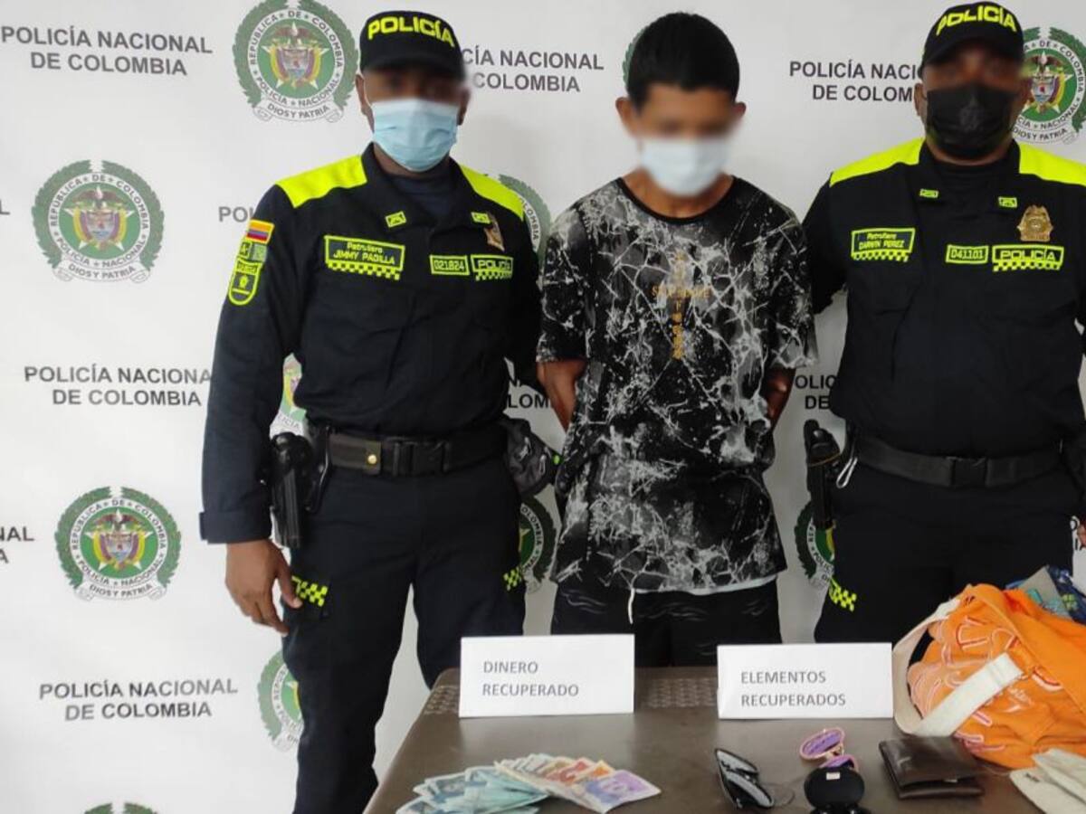 En playa Hollywood, cae ‘El Cañas’ por hurtarse celulares, gafas y dinero