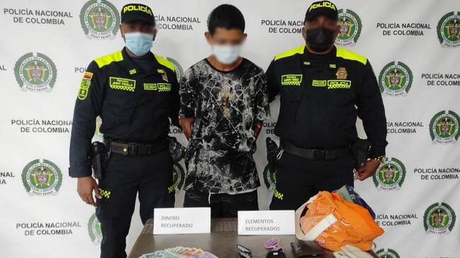 El capturado y los elementos incautados fueron puestos a disposición de la fiscalía General de la Nación